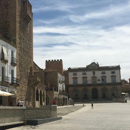 Apartamentos Turisticos Domus Seleqtia Plaza Mayor Caces 외부 사진