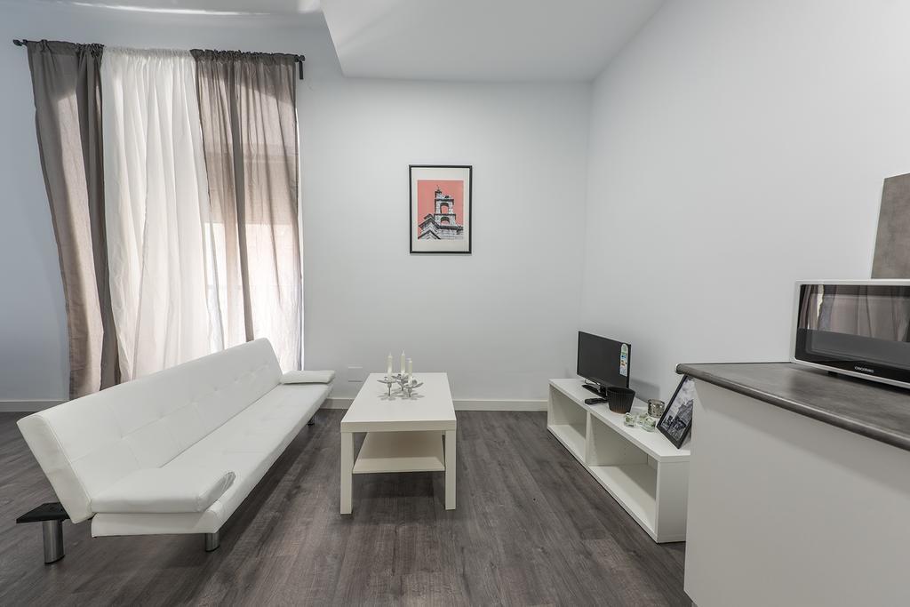 Apartamentos Turisticos Domus Seleqtia Plaza Mayor Caces 외부 사진