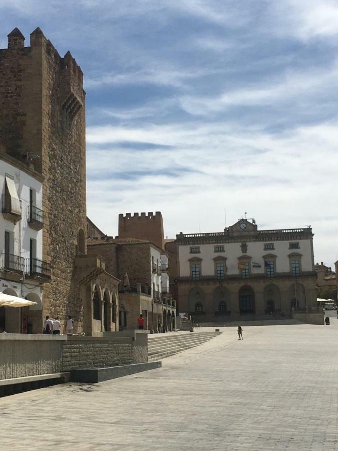 Apartamentos Turisticos Domus Seleqtia Plaza Mayor Caces 외부 사진